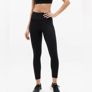 Athleta Ultimate Stash 7/8 leggings size small